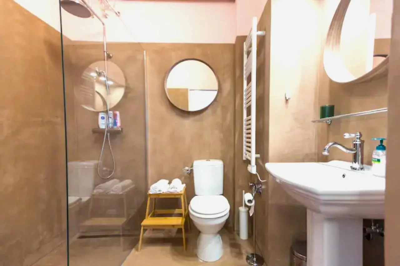 The Escapade From A Jewish District Apartment Budapest 0*,  Ungheria